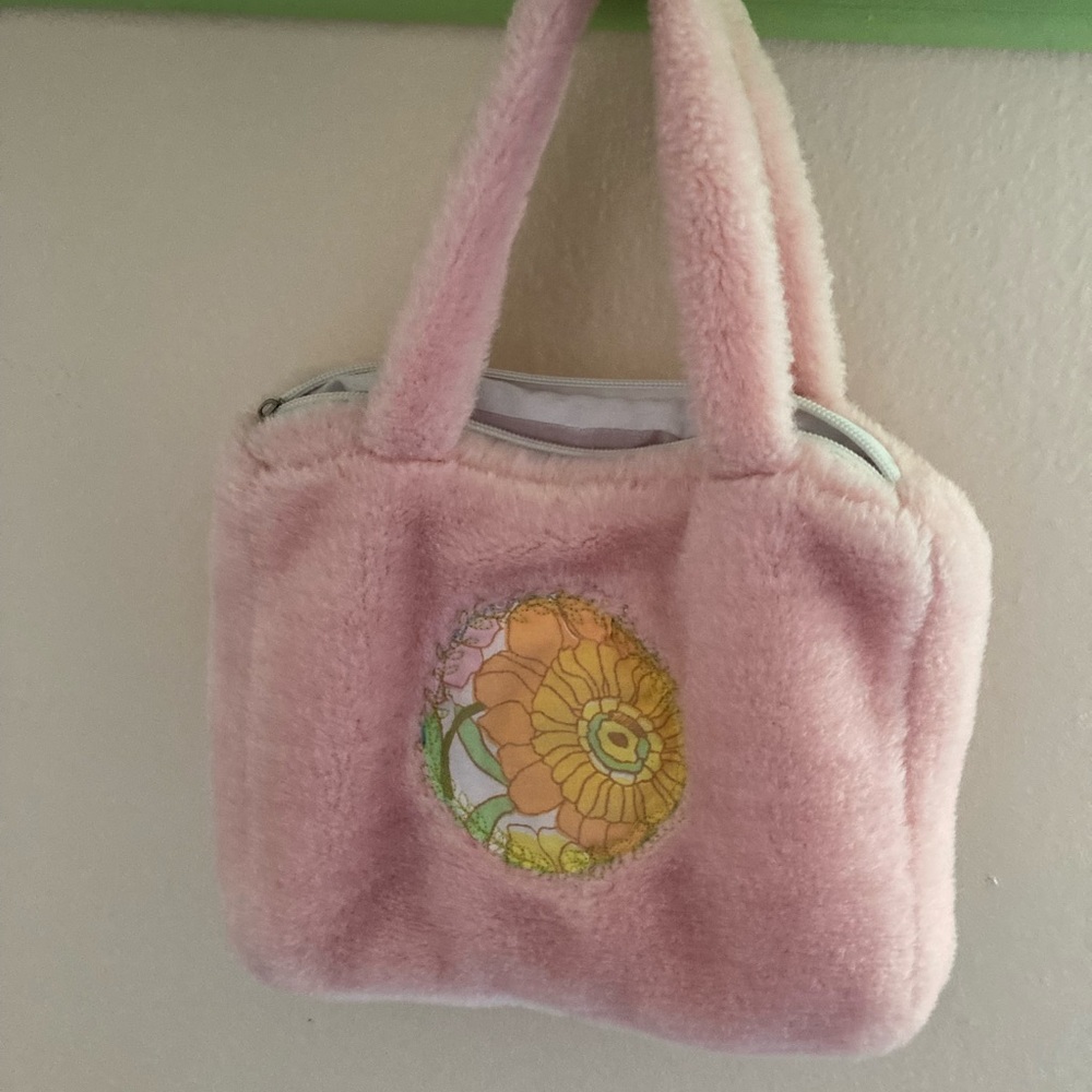 Cute fuzzy bag with zipper